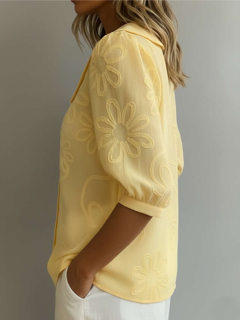 Martina – Camicetta con fiori ricamati